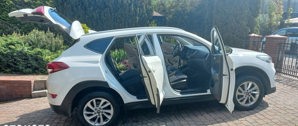 Hyundai Tucson cena 48700 przebieg: 235000, rok produkcji 2016 z Piława Górna małe 781